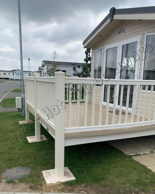 Jems Hot-Tub Getaways 8 Berth At Tattershall Lakes Экстерьер фото